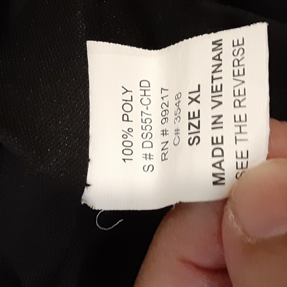 Lovely little Black Dress... XL but runs sm... - Picture 4 of 5